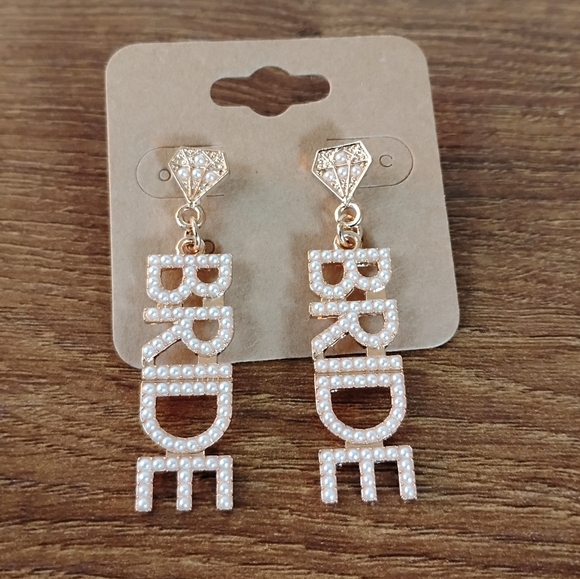 Faux Pearl BRIDE Statement Drop Earrings Gold Tone Wedding Bachelorette NWOT - Picture 2 of 4